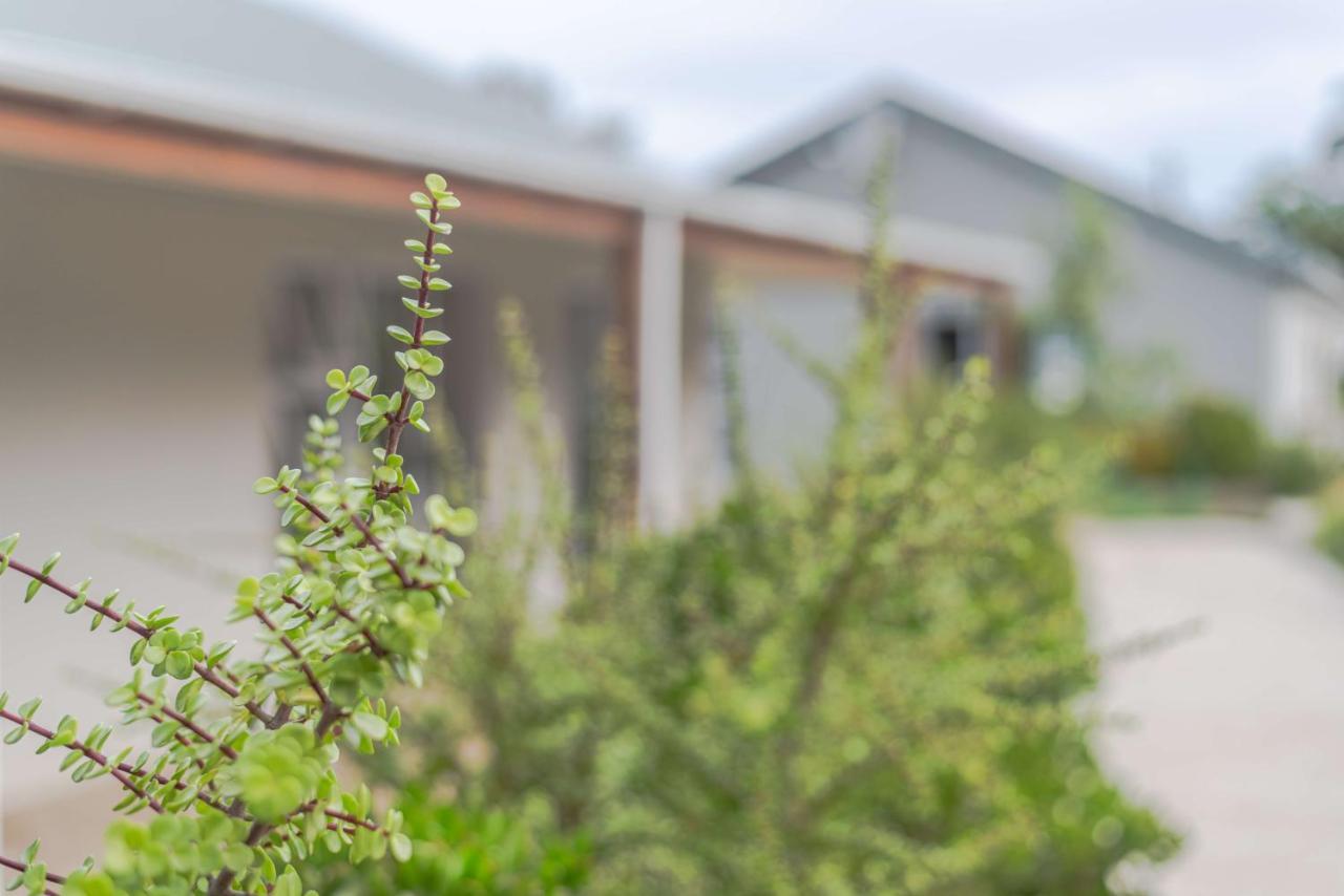 Azaria Guesthouse สเวลเลนดาม ภายนอก รูปภาพ