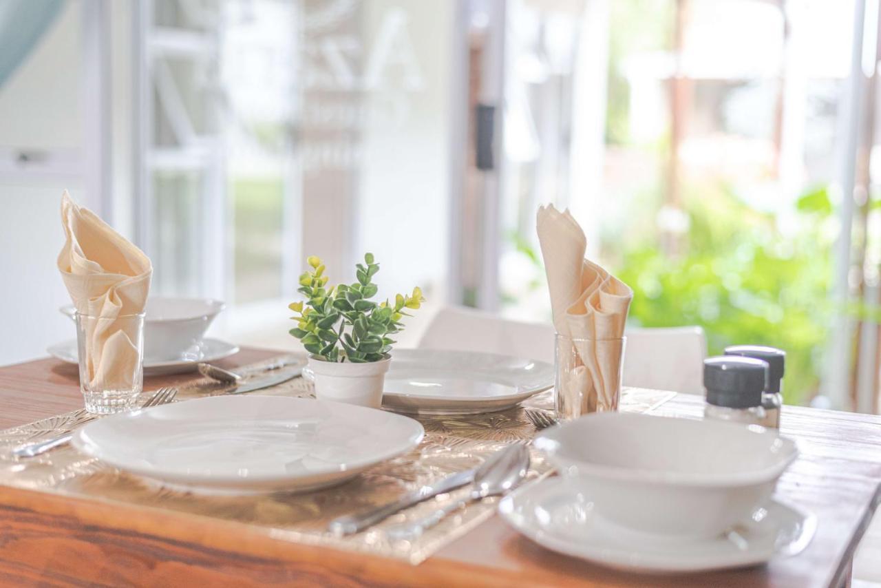 Azaria Guesthouse สเวลเลนดาม ภายนอก รูปภาพ