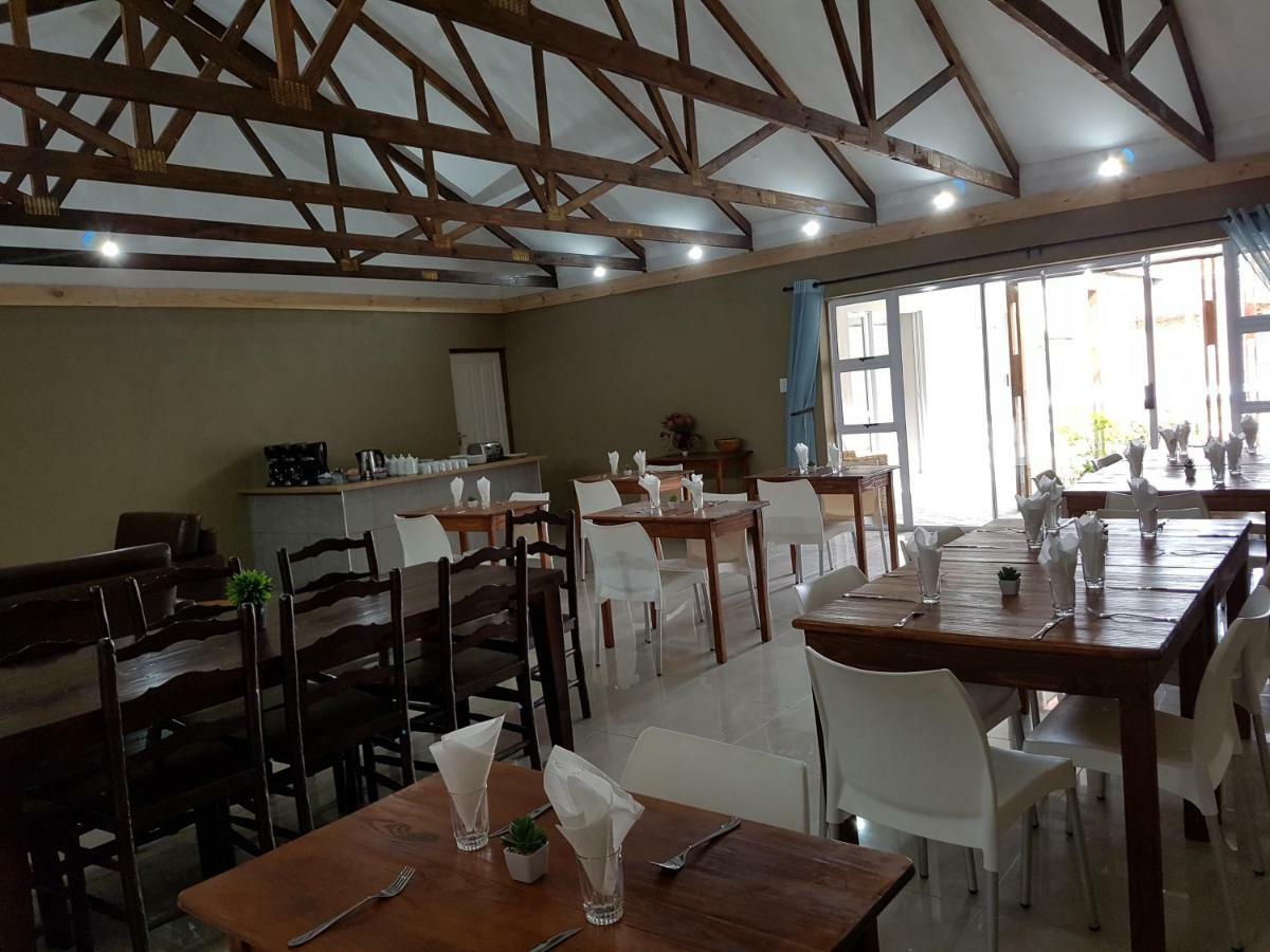 Azaria Guesthouse สเวลเลนดาม ภายนอก รูปภาพ